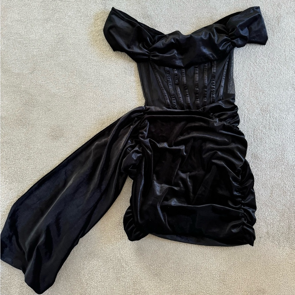 Super cute black cocktail dress. Women’s size medium